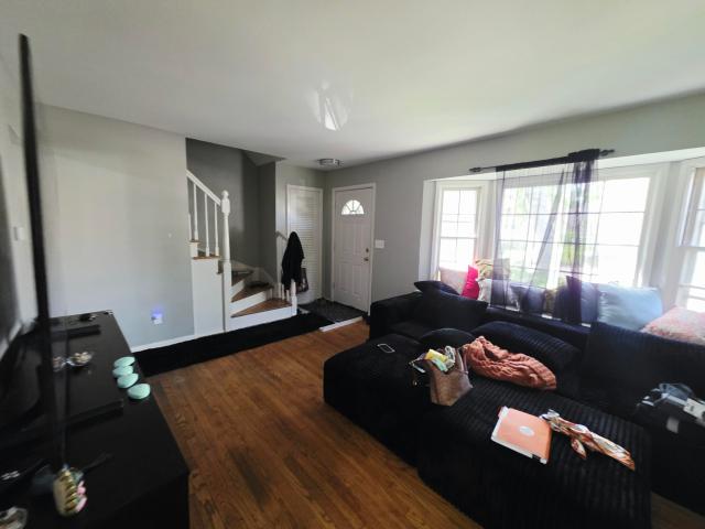 1908 W Fairmount Ave