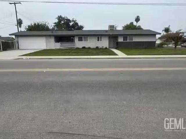 1909 ALBANY ST, DELANO, CA 93215