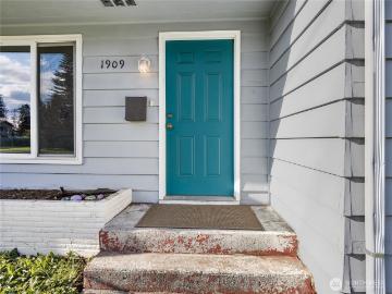 1909 Grove Street