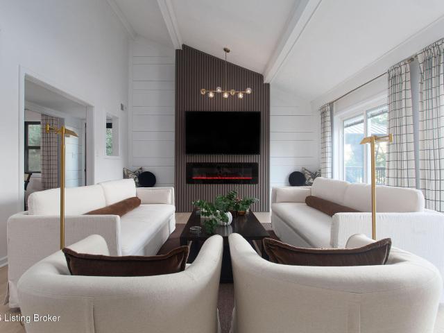 1909 Haven Ln
