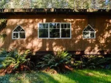 1900 Martin Rd, Gabriola Island, BC, V0R 1X7 house for sale.