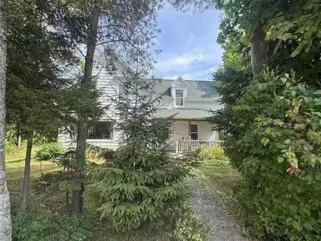 1900 Acadia Avenue, Westville, NS, B0K 2A0 house for sale L.