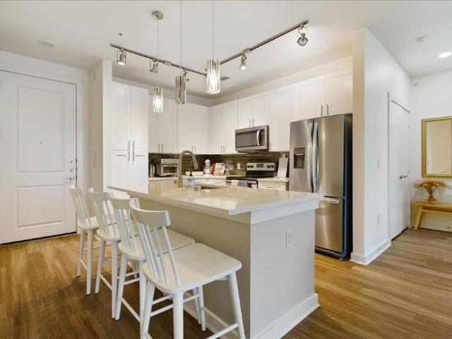 1900 Barton Springs Rd # 4029
