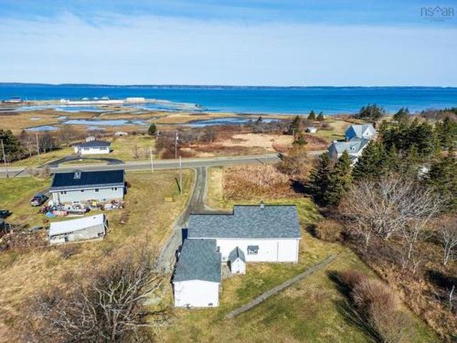 1900 Highway 1, Church Point, NS, B0W 1M0 house for sale | Listing ID 202605 | Royal LePage