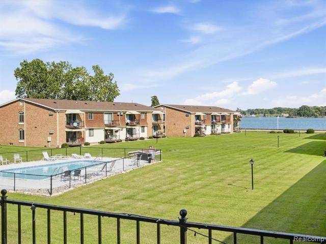 1900 River Road # 6