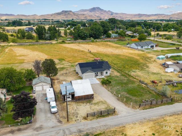 1900 Thomas Ln