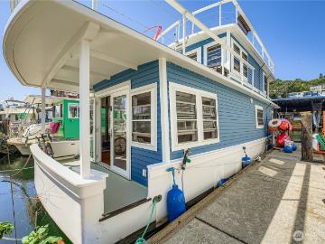 1900 Westlake Avenue N # B20