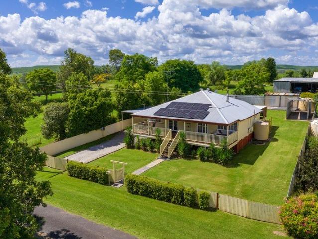 1900s Quintessential Queenslander in Tansey!