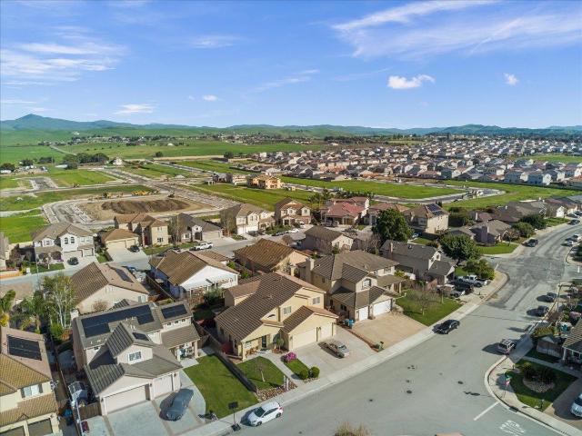 1901 Calistoga Dr, Hollister, CA 95023 | MLS #ML82035