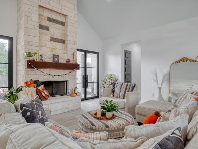 1901 E State Highway 21 # B
