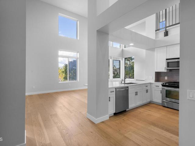 1901 S Victoria Ave, Unit 204, Oxnard, CA 93035 | MLS #V1 36442
