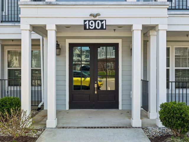 1901 Shadow Green Dr # 204