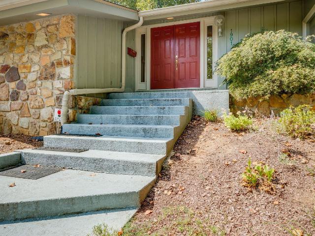 1901 Sherwood Drive