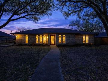 1901 Yorkstown Drive