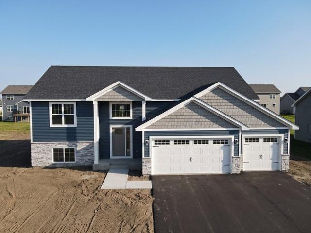 1902 Maple Leaf Ln, Litchfield, MN 55355