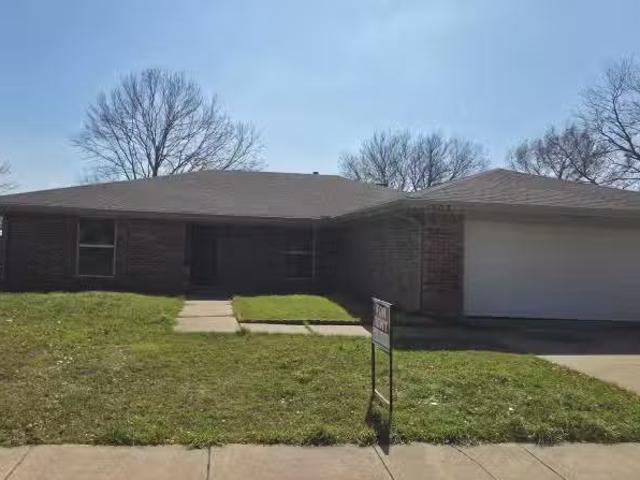 1902 Overbrook Dr, Arlington, TX 76014 MLS 21209467