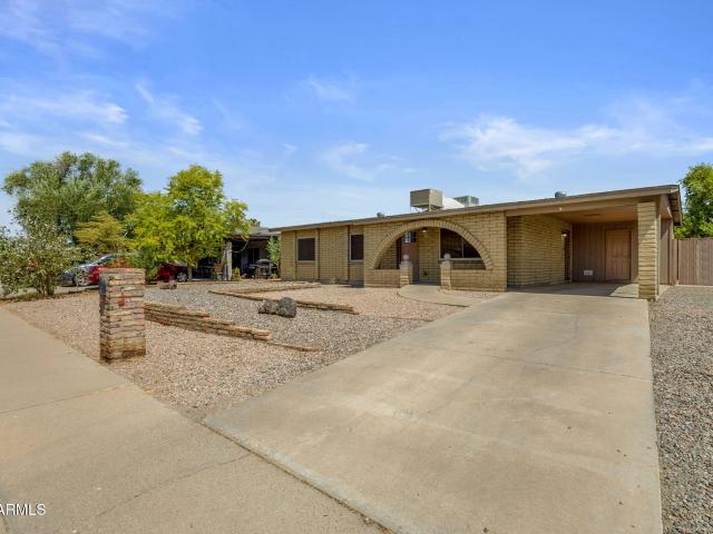 1902 e emerald avenue