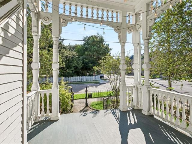 1902 General Pershing Street