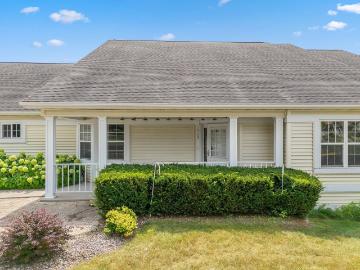 1902 Huntington Park Dr, Unit 1902, Reedsburg, WI 53959 | MLS #2006