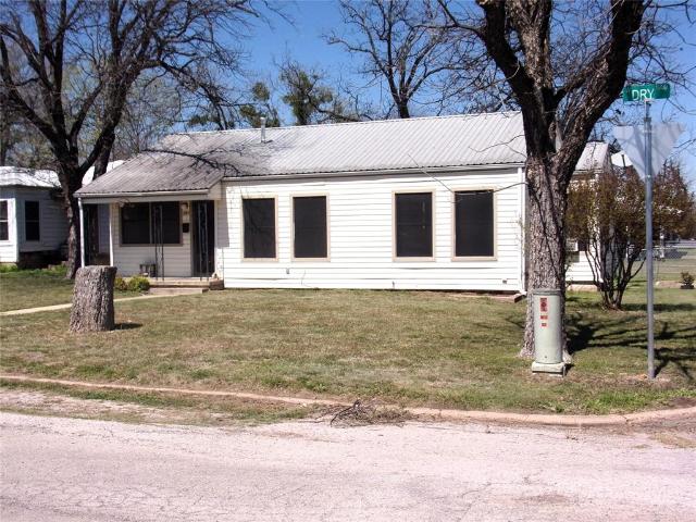 1902 W Dry Street