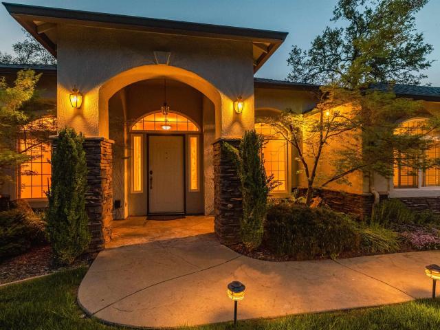 19035 Apple Valley Dr