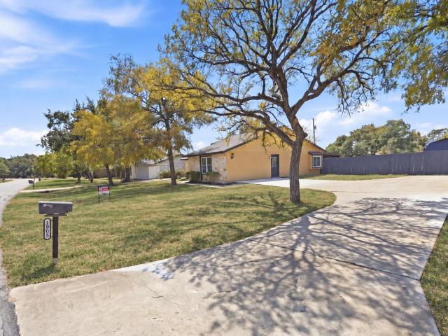 1903 S West Dr