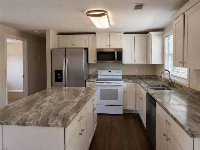 1903 Seward DR