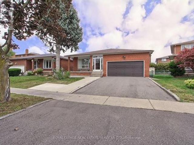 190 Benjamin Boake Trail, Toronto, ON, M3J 3C4 house for sale | Listing ID W13838 | Royal LePage