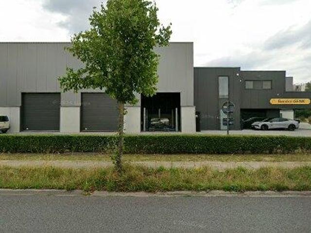 190 m2 apartment for rent in Genk