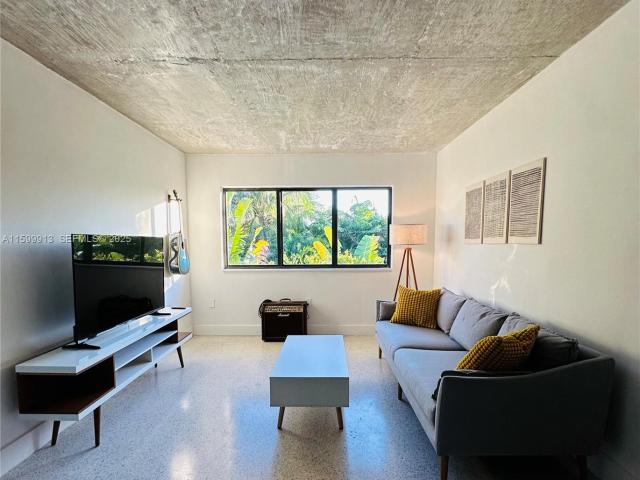 190 NW 69th St, Unit 7, Miami, FL 33150 | MLS #A11599