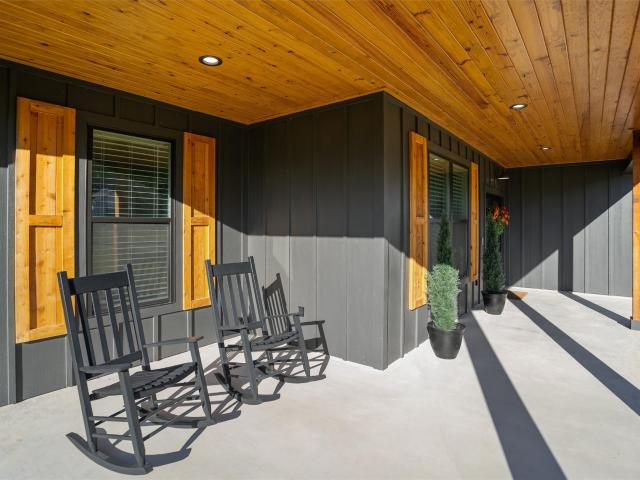 190 Shady Oaks Drive