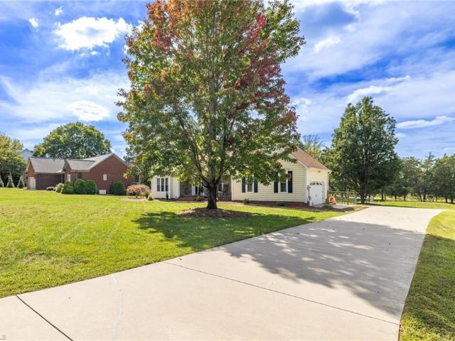 190 E Plantation Circle