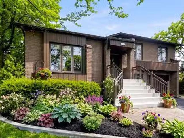 190 Rue Léon Bloy, Châteauguay, QC, J6J 4Y7 house for sale.