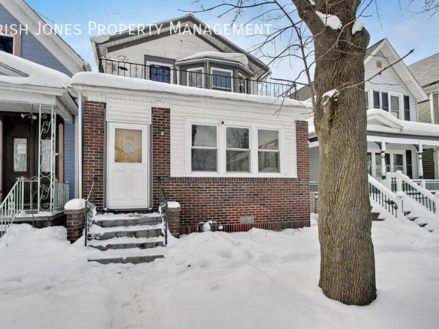 190 Whitney Pl 3 beds, 1 full bath