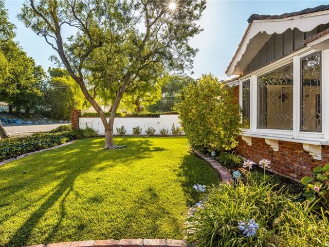 19142 Barrett Lane