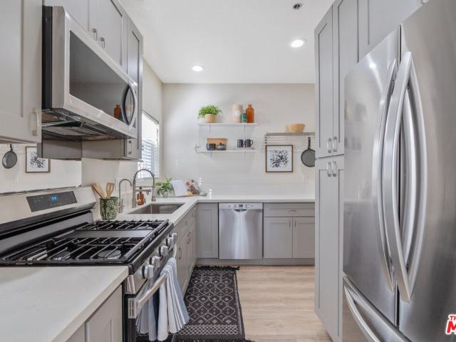 1915 Malcolm Ave, Unit 301, Los Angeles, CA 90025 | MLS #26744