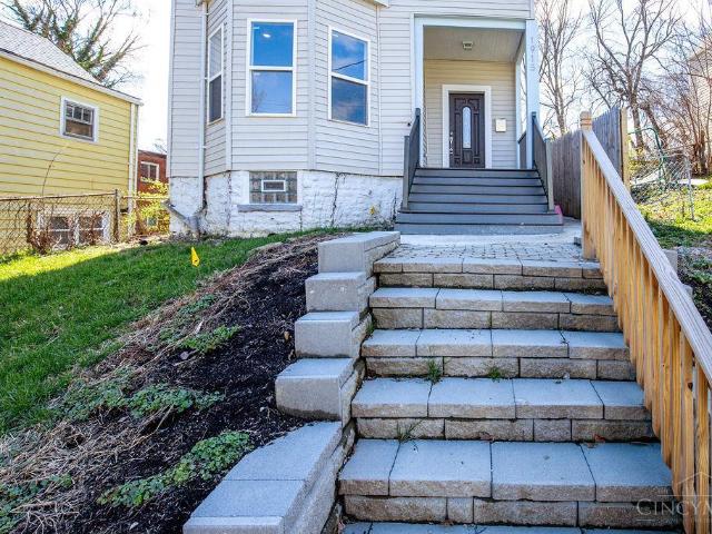 1915 Maple Avenue