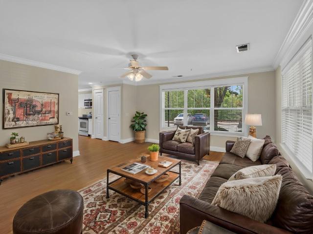1915 beechcrest ct 101
