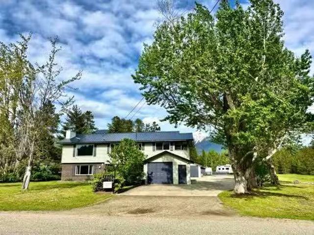 1915 Cranberry Place, Valemount, BC, V0E 2Z0 house for sale.