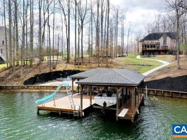 1915 Lake Forest Dr