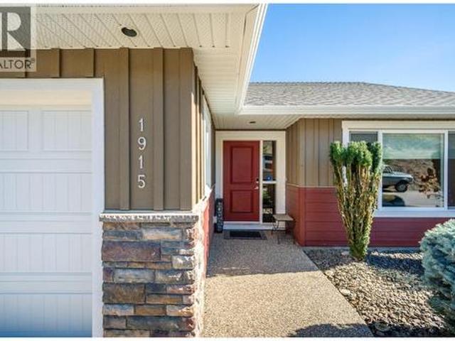1915 Rosealee Lane, West Kelowna, BC, V1Z 4C7 house for sale | Listing ID 10391 | Royal LePage