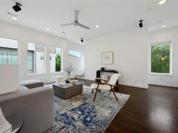 1915 Summit Avenue # 1