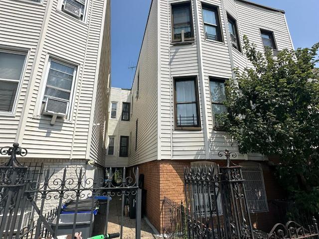 1916 Barnes Avenue