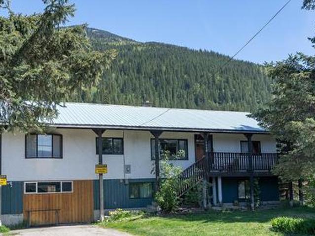 1918 Camozzi Road, Revelstoke, BC, V0E 2S0 Luxury House for sale | Listing ID 10395 | Royal LePage Carriage Trade Luxury Properties