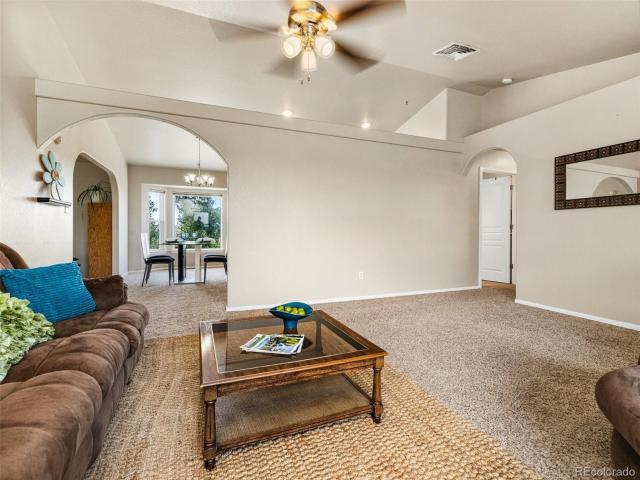 1919 E Tioga Lane