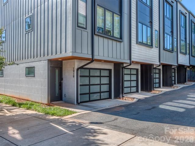 1919 W Trade Street