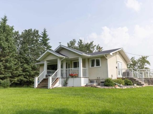 191062 Hwy 16, Rural Lamont County, AB, T0B 4J0 house for sale | Listing ID E4501 | Royal LePage