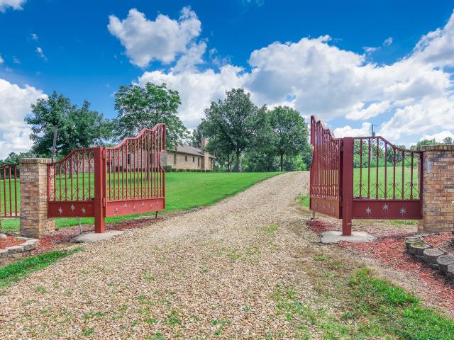 19108 monroe road 1117