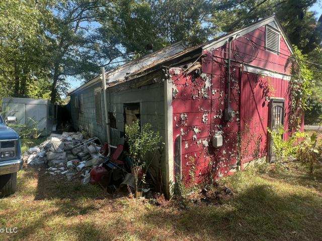 1911 Shady Lane Drive