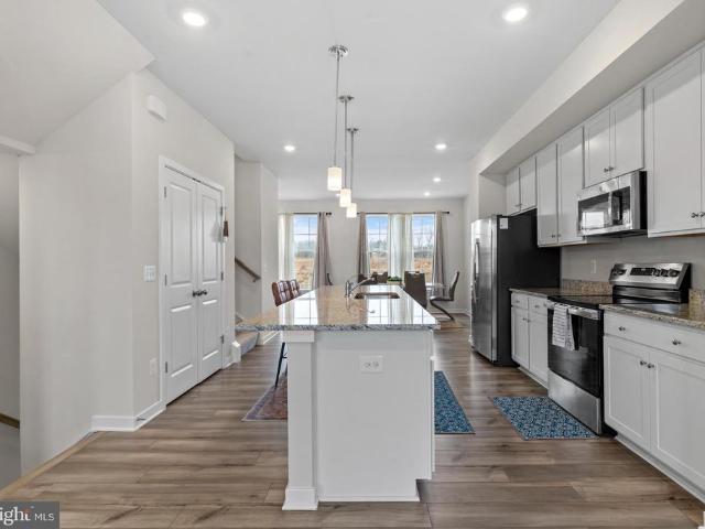 19126 Isabel Boulevard